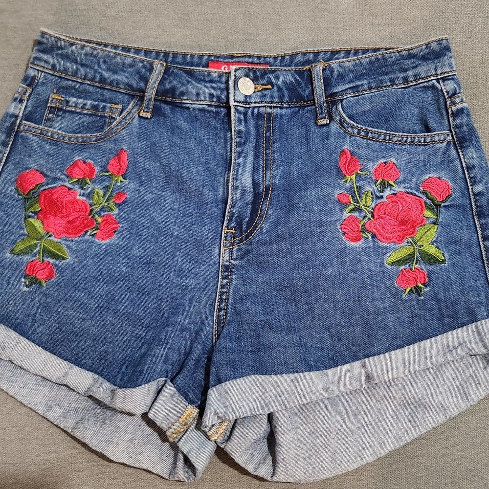 GUESS WOMEN'S DENIM SHORTS - Picture 2 of 8